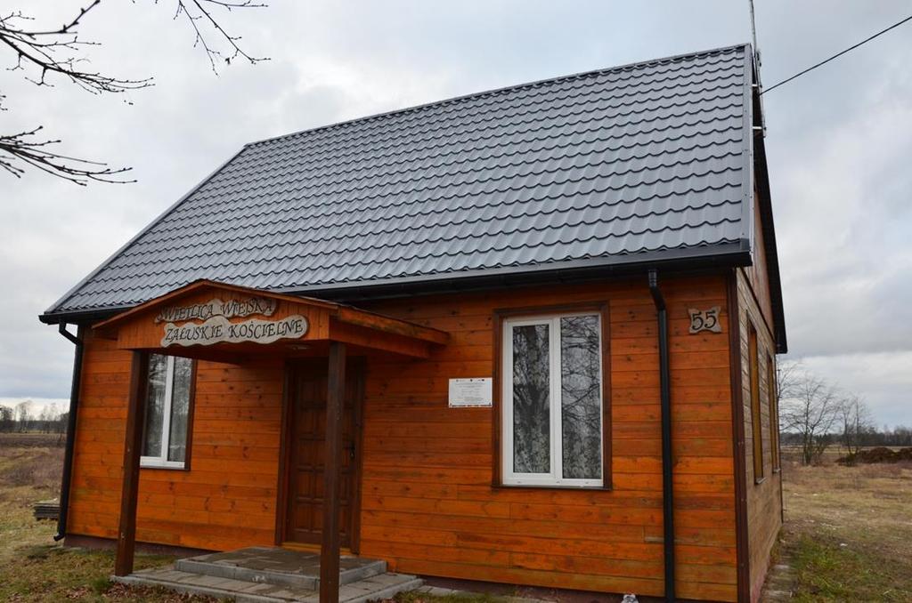 Okręg 15 Poletyły (18 785,62 zł), Załuskie Kościelne (20 222,90 zł), Załuskie Koronne (18 714,21 zł): W ramach funduszu sołeckiego: wymieniono pokrycie dachowe, orynnowanie w świetlicy wiejskiej w