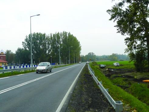 Fot. 2 Droga krajowa 32 w Wolsztynie Równie skutecznym rozwiązaniem jest wykorzystanie keramzytu w celu redukcji parcia spoczynkowego na konstrukcje
