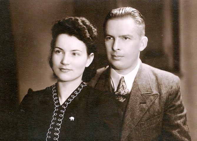 - w 1940 r. w Starachowicach wziął ślub z Zofią Kuchna (rozwiódł się w 1958 r.).
