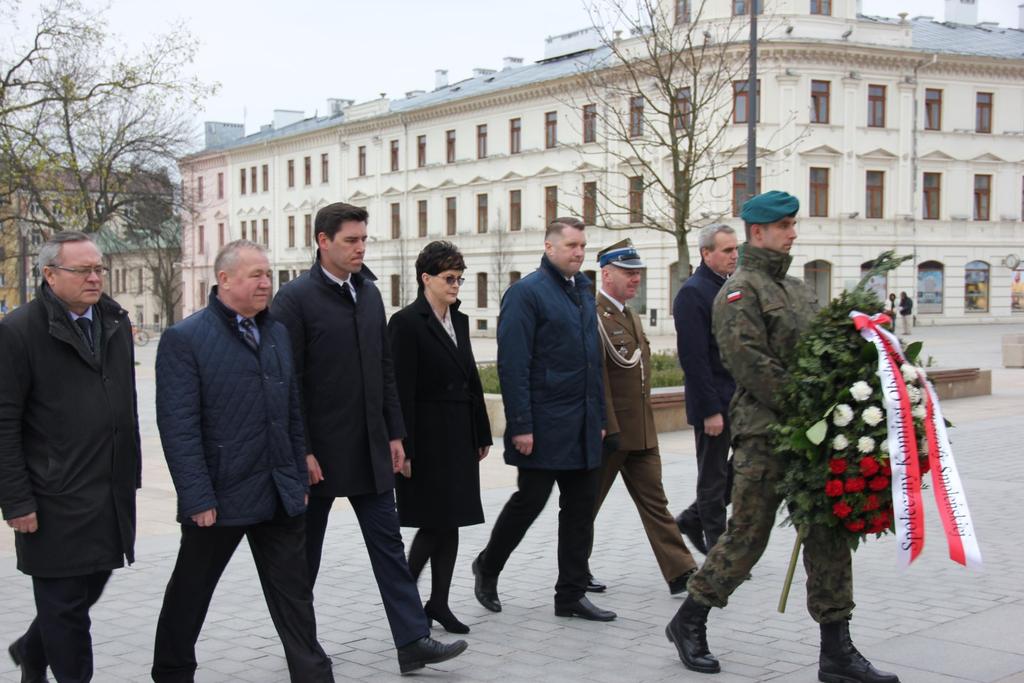 Upamiętniliśmy ofiary katastrofy smoleńskiej Lublinianie uczcili pamięć ofiar katastrofy smoleńskiej.