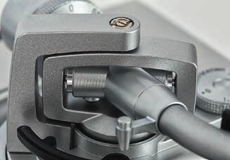 Na użytek najnowszego SL-1200G zaprojektowano jednak (prawie) wszystko od nowa. Bezszczotkowy silnik prądu stałego ma teraz podwójne rotory zmniejszające obciążenie łożyska.