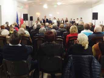 Lokalnie. Słowa życzeń dla Seniorów wypowiedzieli Hubert Pasiak, Zastępca Wójta Gminy i Janusz Eleryk, Dyrektor GOK w Wodyniach.