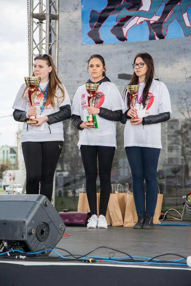 WOLONTARIUSZE RUN TORUŃ 200 osób Przedstawiciele Klubu Maratońskiego UMK studenci i absolwenci UMK oraz WSB I LO w Toruniu III LO w Toruniu IV LO w Toruniu V LO w Toruniu IX LO w Toruniu X LO w