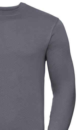 Bluzy Russell Authentic składają się z trzech warstw. Wewnątrz puszysta mieszanka bawełny i poliestru zapewnia wygodę i ciepło. Środkowa warstwa ze 100% poliestru zwiększa grubość.