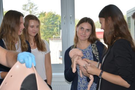 naukowych, dużą liczbę godzin biologii i