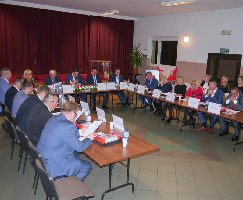 4 KURIER ZAKROCZYMSKI Kadencja 2018-2023 20 listopada 2018 r. odbyła się I Sesja Rady Miejskiej w Zakroczymiu kadencji 2018-2023.