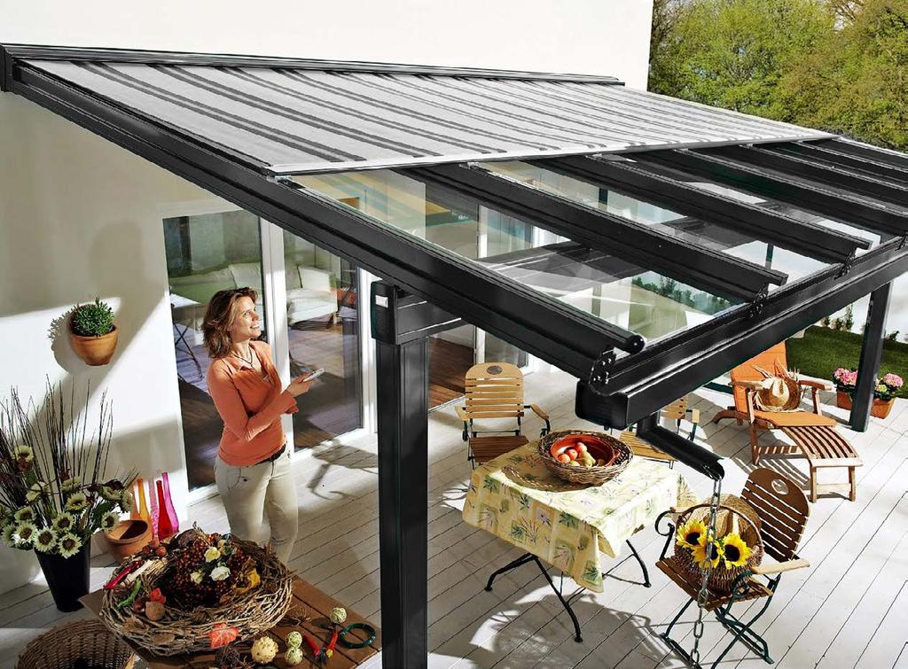 VISION 15 aluminiowa konstrukcja; stały dach wykonany ze szklanych paneli aluminium construction; unretractible roof made of glass panels >> Produkt z dachem stałym. >> Unretractible roof system.