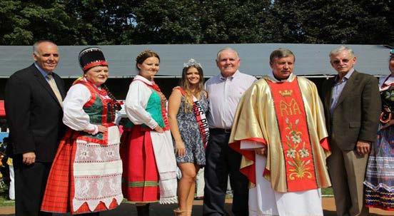 DZIĘKUJEMY ZA DOŻYNKI Chociaż jeszcze kilka tygodni dzieli nas od tradycyjnego Święta Dziękczynienia, w naszej Parafialnej Rodzinie