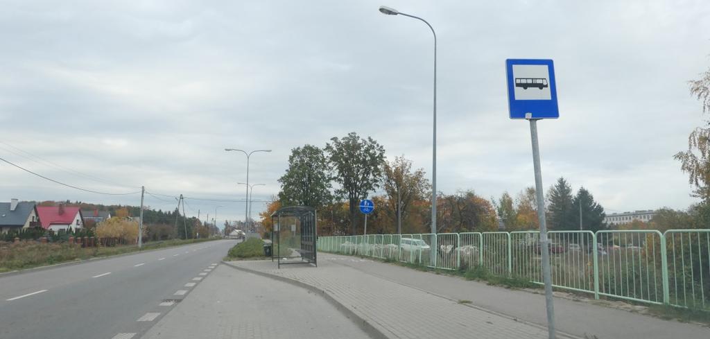 6.7 Infrastruktura punktowa transportu drogowego Infrastrukturę punktową transportu drogowego służącą obsłudze pasażerów stanowią przystanki autobusowe oraz parkingi.
