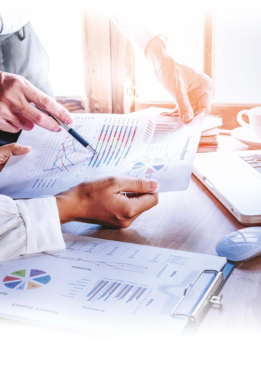 EDYCJA 8 KOMENTARZ EKSPERTA Znaczenie benefitów dla pracowników w strategii HR Znajdź optymalną strefę wynagrodzeń I POWIEDZ STOP PRESJI PŁACOWEJ MAŁGORZATA PUKROPEK MANAGER ANTAL HR CONSULTING 8