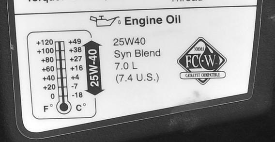 Zalecenia dotyczące oleju silnikowego MODELE 200 350 KM PALIWO I OLEJ Olej Mercury 25W-40 NMMA certified FC-W Catalyst Compatible Synthetic Blend Marine Engine Oil to preferowany wybór dla ogólnego