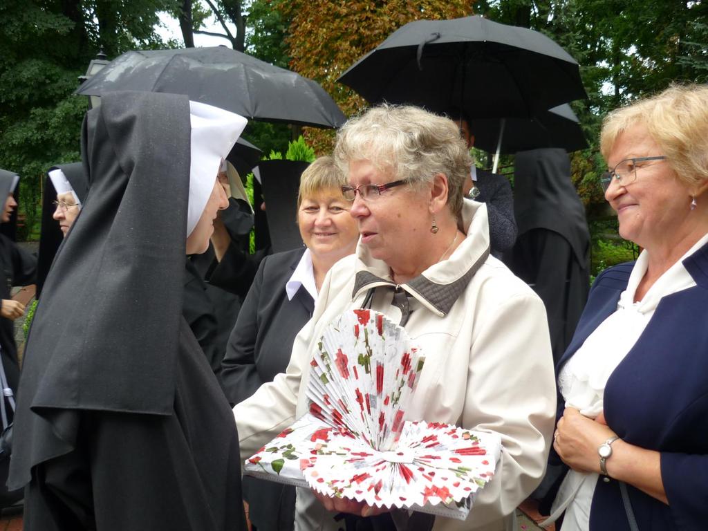 składają s.