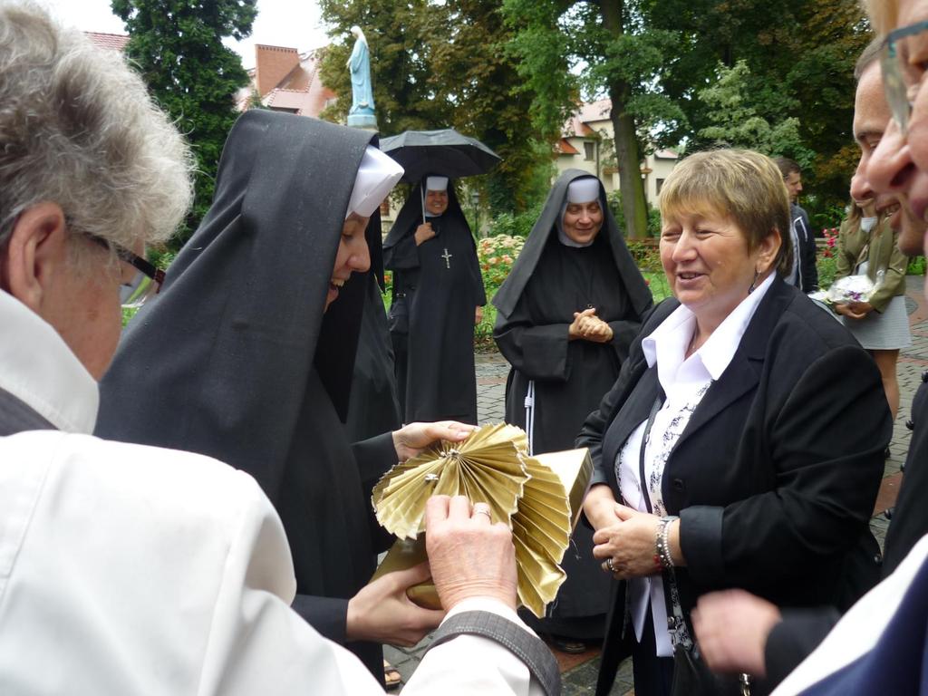 upominkiem od kapłanów i