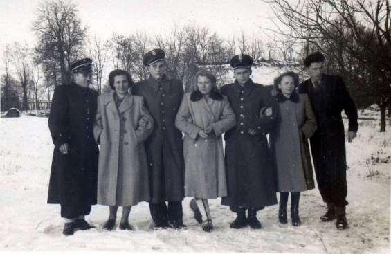 Kalinowski. Zdjęcie ze zbiorów Wielisława Kalinowskiego przekazane przez Tadeusza Halickiego. Opis zdjęcia Tadeusz Halicki. Zdjęcie 13 Rok 1949 (lub później).