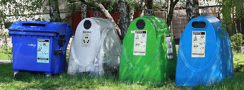 Jak walczyć z dużą ilością wytwarzanych odpadów? Recykling jest jednym ze sposobów radzenia sobie z dużą ilością wytwarzanych odpadów.