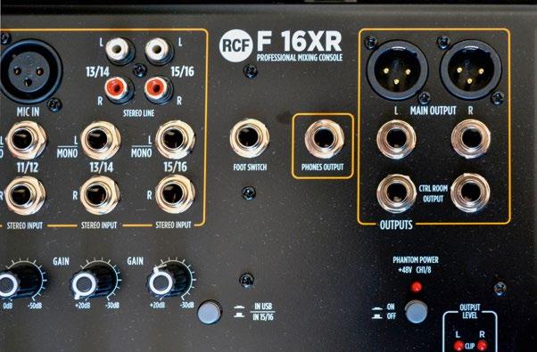 RCF F 16XR Na głównym panelu umieszczono (w prawym górnym rogu) dwa złącza XLR z równolegle połączonymi TRS wyjścia sumy głównej, plus