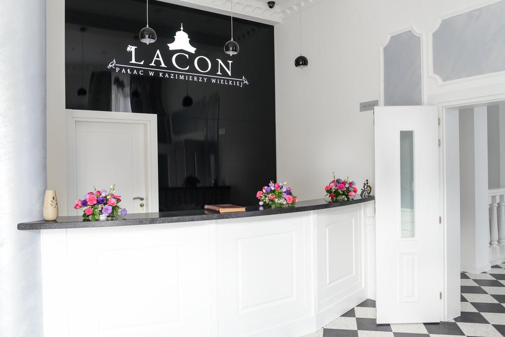 Miejsce które podniesie rangę twojej firmy. Gustowne wnętrza, zaciszna atmosfera oraz doskonała kuchnia Pałacu Lacon sprzyjają spotkaniom biznesowym.