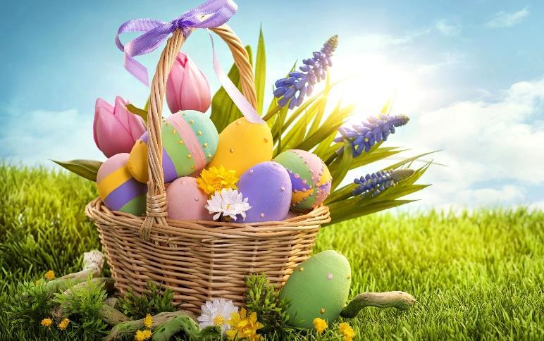 porównywanie różnego rodzaju jajek dekoracyjnych: kraszanki, pisanki, wydmuszki - zapoznanie z symboliką jaja - wskazywanie podobieństw i różnic między nimi - poznanie sposobów