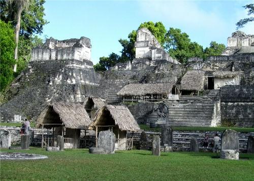 na VII - VIII wiek W IX wieku miasto zostało opuszczone. Ukryte w dżungli ruiny zostały odkryte przez hiszpańskich misjonarzy, pod koniec XVIII wieku.