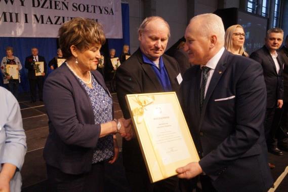 RAPORT O STANIE GMINY ELBLĄG przeznaczonych do spożycia w miejscu sprzedaży (lokale gastronomiczne) było 5, w tym punktów sprzedaży napojów alkoholowych powyżej 18% przeznaczonych do spożycia poza