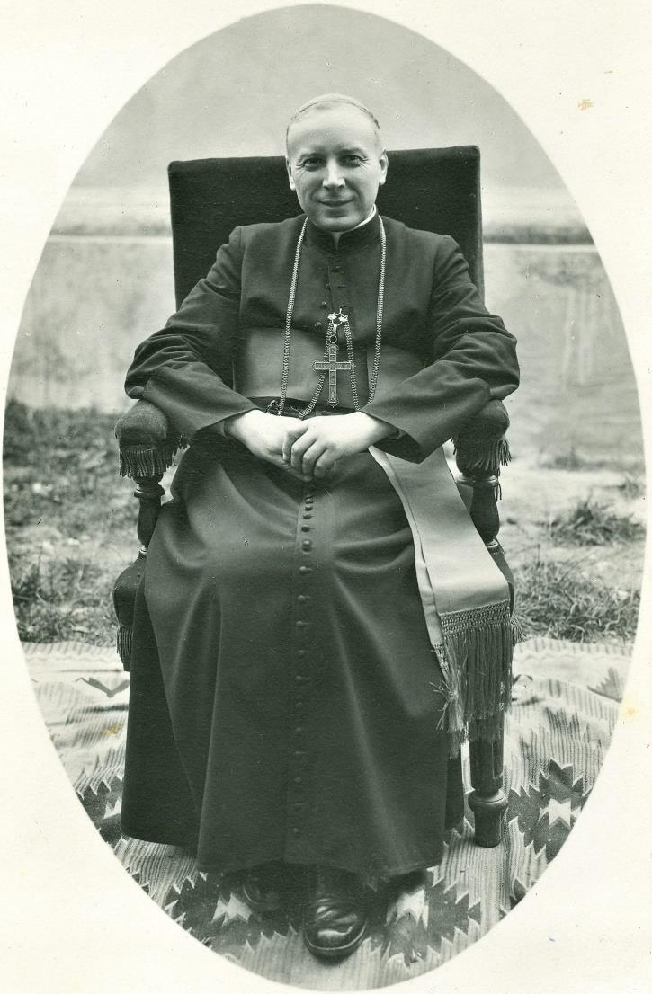 21 Zdjęcie 25 Rok 1948, 26 lipca. Grabowiec. Biskup lubelski Stefan Wyszyński.