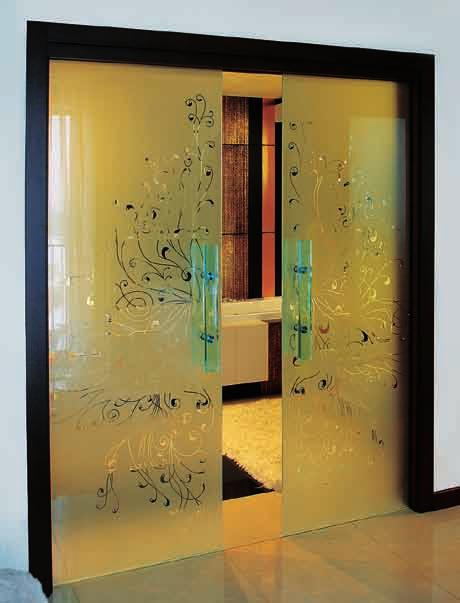 Zakład Szklarski Dubiel Glass s.c. jest producentem drzwi szklanych oraz wszelkiego rodzaju wypełnień do drzwi drewnianych, mebli i innych otworów budowlanych.
