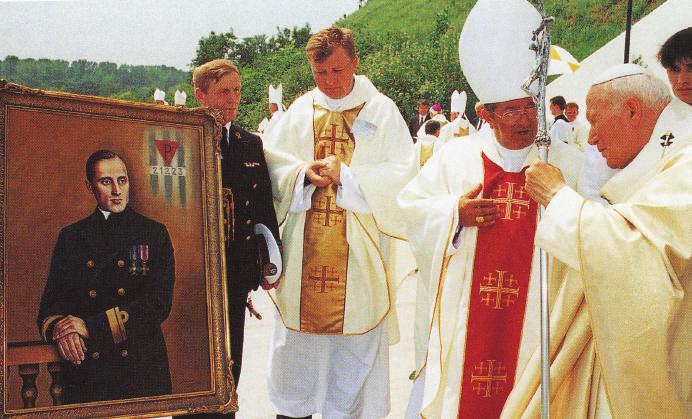 Byłam notariuszem aktuariuszem w Trybunale beatyfikacyjnym Ojca Założyciela i członkinią Sekretariatu synodalnego Trzeba było wykonać ogrom pracy i w Sekretariacie Synodu i w Trybunale badającym