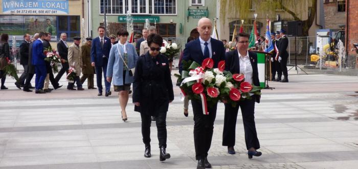 Opublikowany w Oficjalna strona Urzędu Miasta Szczecinek ( https://www.szczecinek.pl) Strona główna > W 226. rocznicę Konstytucji 3 Maja W 226. rocznicę Konstytucji 3 Maja Publikowane od: 04.05.