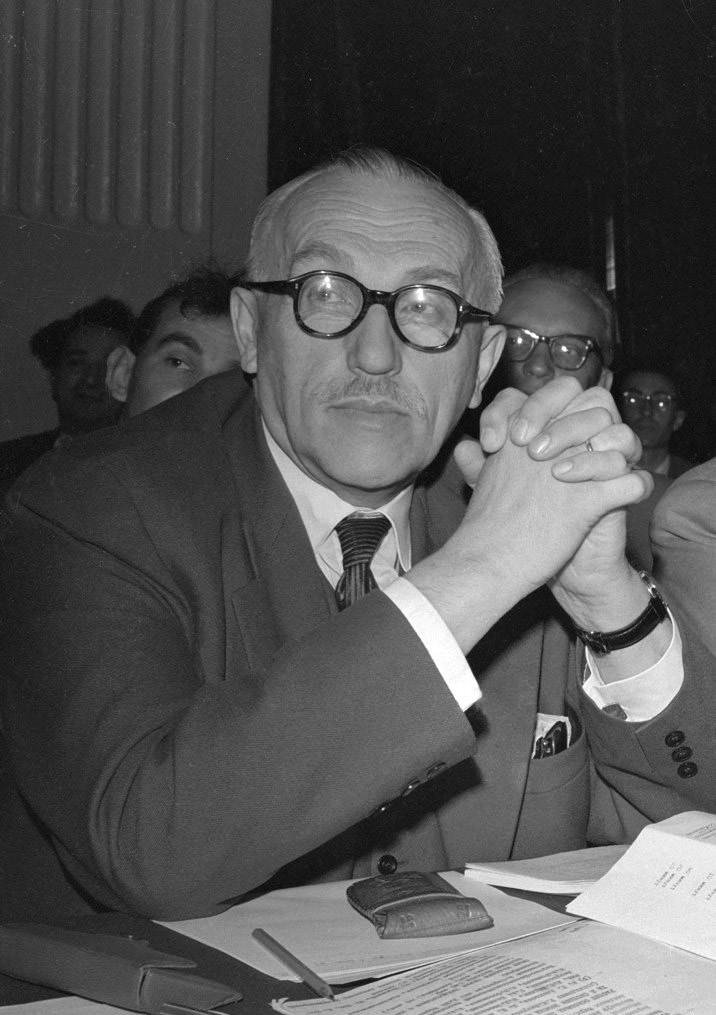 Foton 143, Zima 2018 27 Profesor Henryk Niewodniczański (1900-1968) W pięćdziesiątą rocznicę śmierci Maria Pawłowska Biblioteka WFAIS UJ Ja, niżej podpisany, Henryk Niewodniczański, urodziłem się w