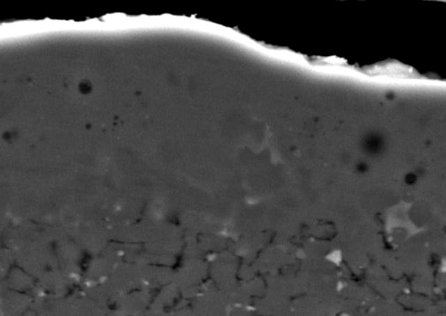 13 Wybrane właściwości kompozytów aluminiowych po WEDM a b 50µm 50µm Rys. 5. Obrazy powierzchni (SEM) po obróbce elektroerozyjnej: a) KO, b) KA Fig. 5. SEM images of the sample surface after electrodischarge machining: a) KO, b) KA a b 10 µm 10 µm Rys.