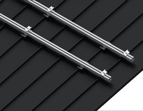 na dachu skośnym pokrytym blachą łączoną na rąbek Konstrukcja DS-V2N dowolnej liczby paneli PV w układzie wertykalnym na dachu skośnym (maksymalne