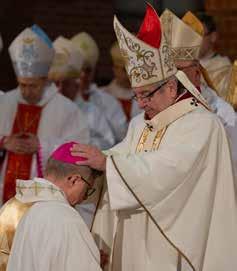 Nałożenie rąk przez Ks. Arcybiskupa Salvatore Pennacchio Nuncjusza Apostolskiego w Polsce (współszafarza); - przez Ks.