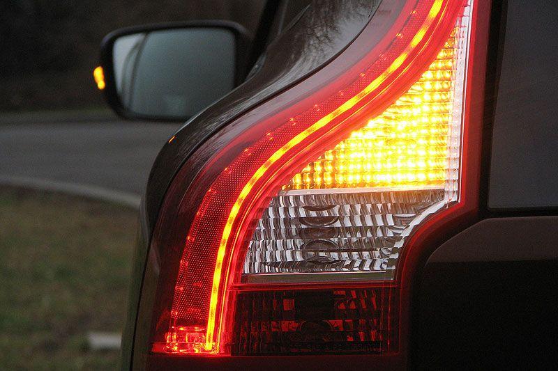 Dodatkowym atutem jest spory, bo aż 23-centymetrowy prześwit, dzięki któremu nie trzeba obawiać się kolein, wysokich krawężników czy wzdłużnych garbów na drodze.