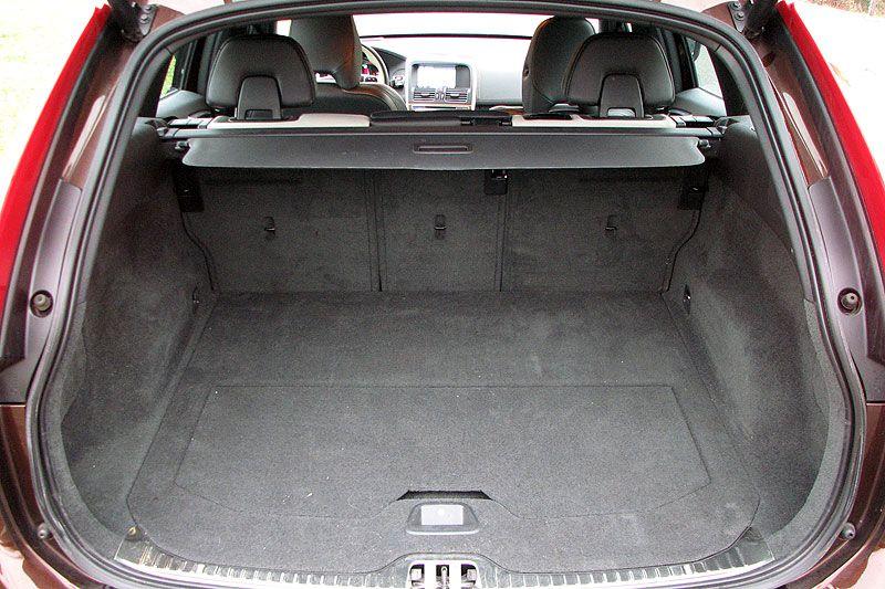 XC60 korzysta ze wszystkich patentów opracowanych w doskonale zorganizowanym centrum naukowo-badawczym koncernu.