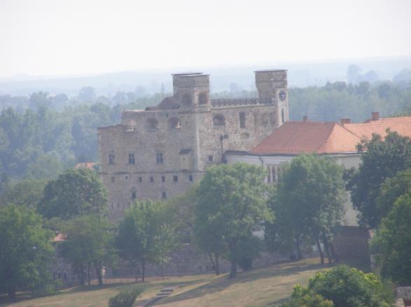 Emeryk) Csanádi pisarz i poeta węgierski celnie napisał: kraj się tutaj krył, gdy kraju nie było (Na dawny kościół), czy fragment z poezji rzymskokatolickiego 1538 pisarza i poety węgierskiego, Gyuli