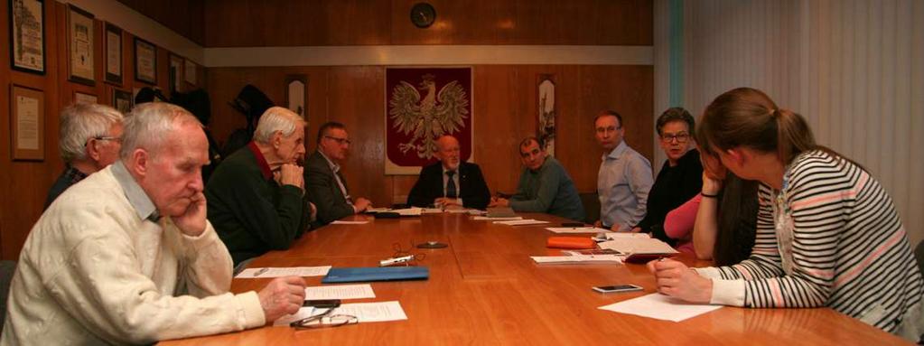 Ośrodek położony jest przy Wielkim Kanale Brdy, w pobliżu miejsca, w którym krzyżują się jego wody ujęte w akwedukt z wodami potoku Czerskiej Strugi,