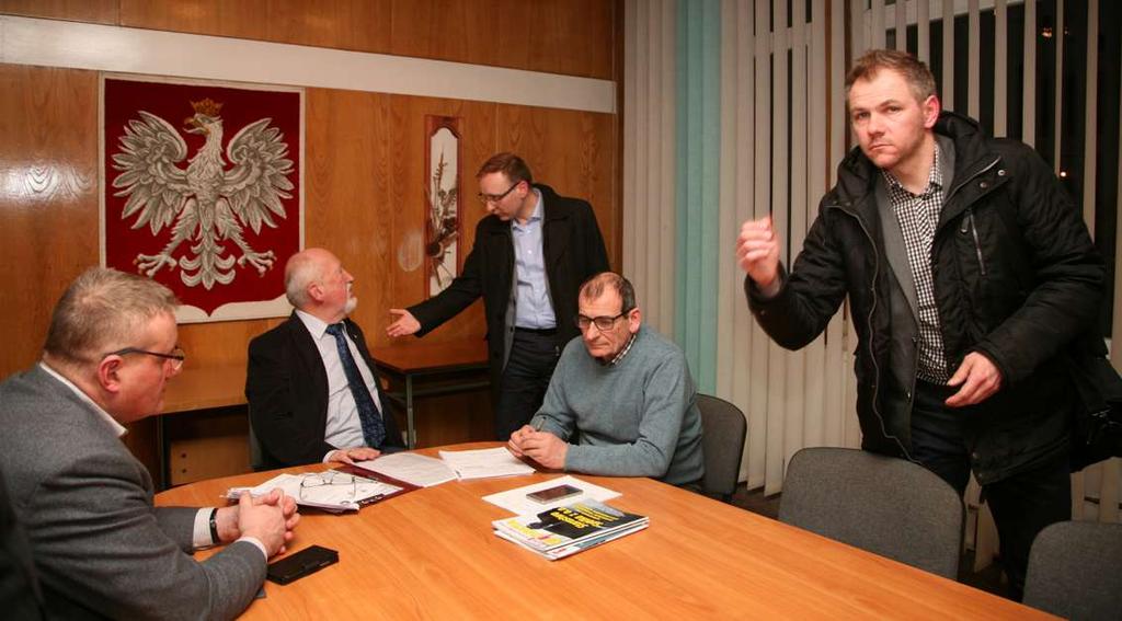 Kamil Ziółkowski; Bolesław Krystowczyk Na skutek sugestii Roberta Cieszyńskiego, aby szkolenia nie przeprowadzać w tym roku w ośrodku Polonez w Pieczyskach nad Jeziorem