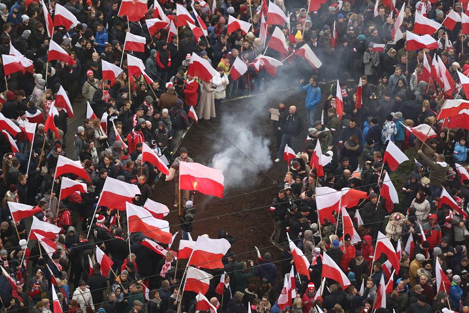 Polska Times Numer 2 12/2018 Strona 5 Marsz Niepodległości Według wstępnych danych policji w marszu wzięło udział 250 tys. osób.