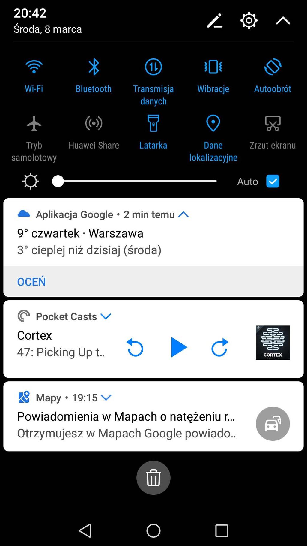 Kamera 4- Aparat w smartfonie Huawei ma rozdzielczość 12 megapikseli. Jego obiektyw ma jasność F/2.2. Piksele mają rozmiar 1,25 µm.