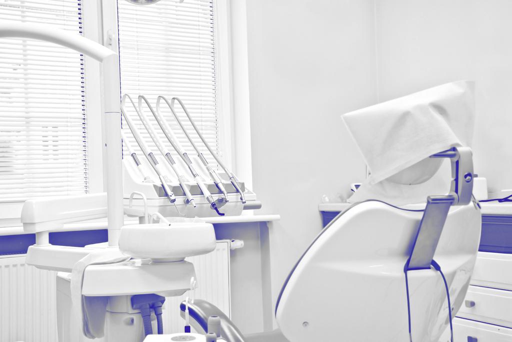 Frezarka DWX-4W Maksymalna wygoda Możliwość symultanicznego 4-osiowego frezowania wraz z prostą obsługą za pomocą jednego przycisku Otwarty system