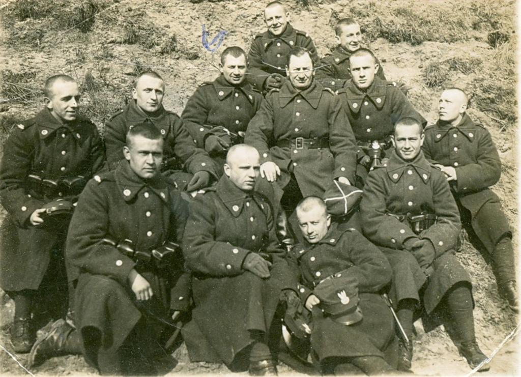 5 Zdjęcie 7 Rok 1936 lub 1937. Szkoła podchorążych.