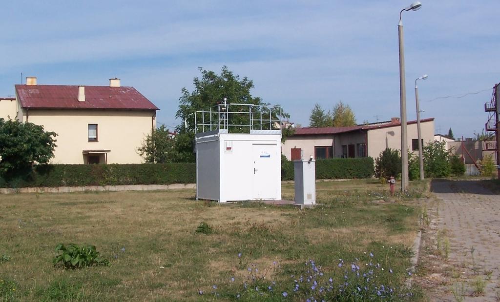 2.2.5. Ocena stanu zanieczyszczenia powietrza atmosferycznego w Łomży. Miasto Łomża jest obszarem zajmującym 33 km 2 i zamieszkałym przez 62,8 tys. ludności.