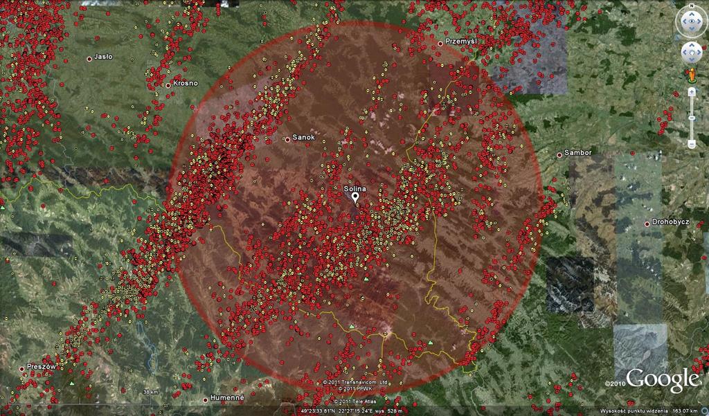 danymi dotyczącymi lokalizacji (współrzędne geograficzne), typu (CG lub IC) i czasu wyładowania, raporty LINET dostarczają także informację o polaryzacji i wartości szczytowej prądu pioruna. Rys. 2.