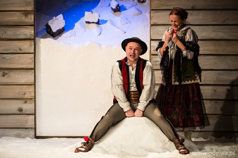 Bezpiecznie czuję się w teatrze, ale nie ukrywam, że chciałbym jeszcze zagrać w jakimś filmie sensacyjnym śmieje się Smagacki.