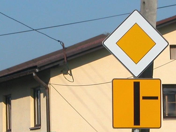 Znaki prezentujące taki sam