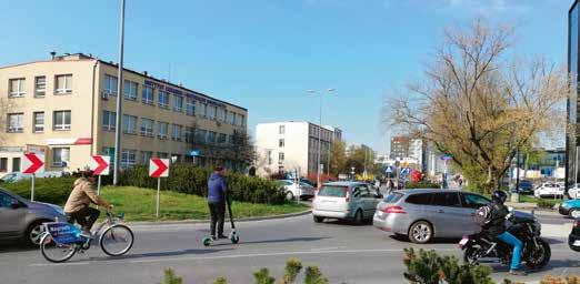 Rys. 17. Ruch drogowy blokowany przez dwukołowców w Warszawie Źródło: Jana Pieriegud, kwiecień 2019.
