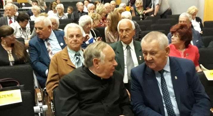 Eugeniusz Kuszka powitał wszystkich zebranych, a szczególnie najmłodszych uczestników i Sybiraków. Następnie ks. prof.