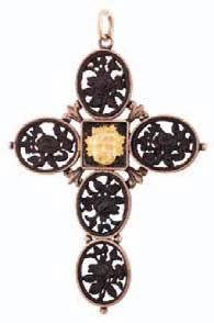 173 Krzyżyk poł. XIX w. stal, złoto pr. ok. 0,333 i 0,580, m. 5,45 g, 6,5 4,3 cm cena wywoławcza: 600 zł 174 Medalion z chrystogramem poł. XIX w. złoto pr. ok. 0,580, m. 34,52 g, 47 szt.