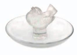 384 Miseczka z figurką ptaszka, Rene Lalique Francja, 2 poł. XX w. szkło bezbarwne, satynowane, śr. ok. 9,5 cm sygn.