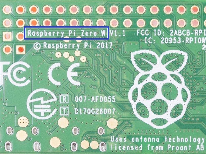 Literka "W" oznacza "bezprzewodowy" (wireless). Tańsze Pi Zero bez Wi-Fi nie zadziała w tym przypadku!